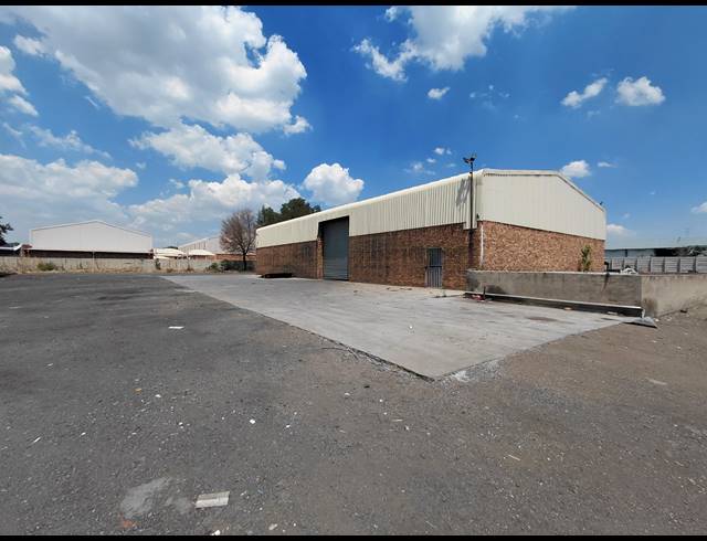 500M² WAREHOUSE TO LET IN POMONA
